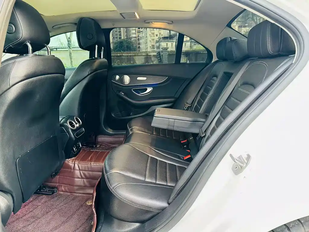 Mercedes-Benz C-Class — миниатюра 9
