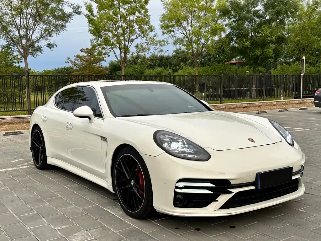 Porsche Panamera 2010 Panamera 4 3.6L
