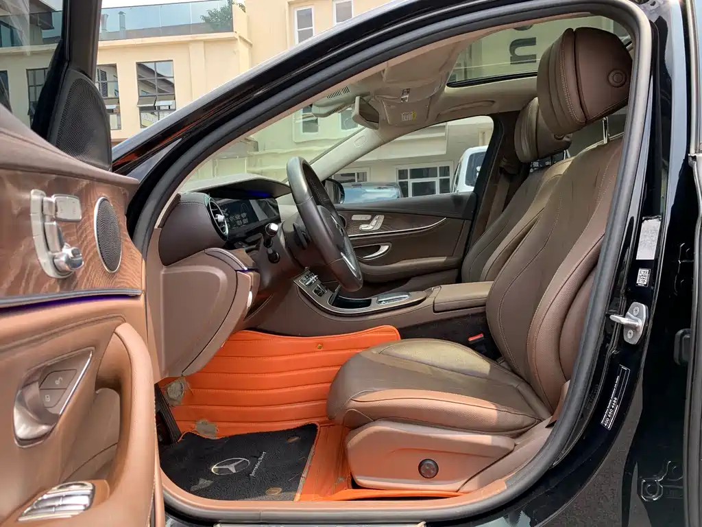Mercedes-Benz E-Class — миниатюра 12