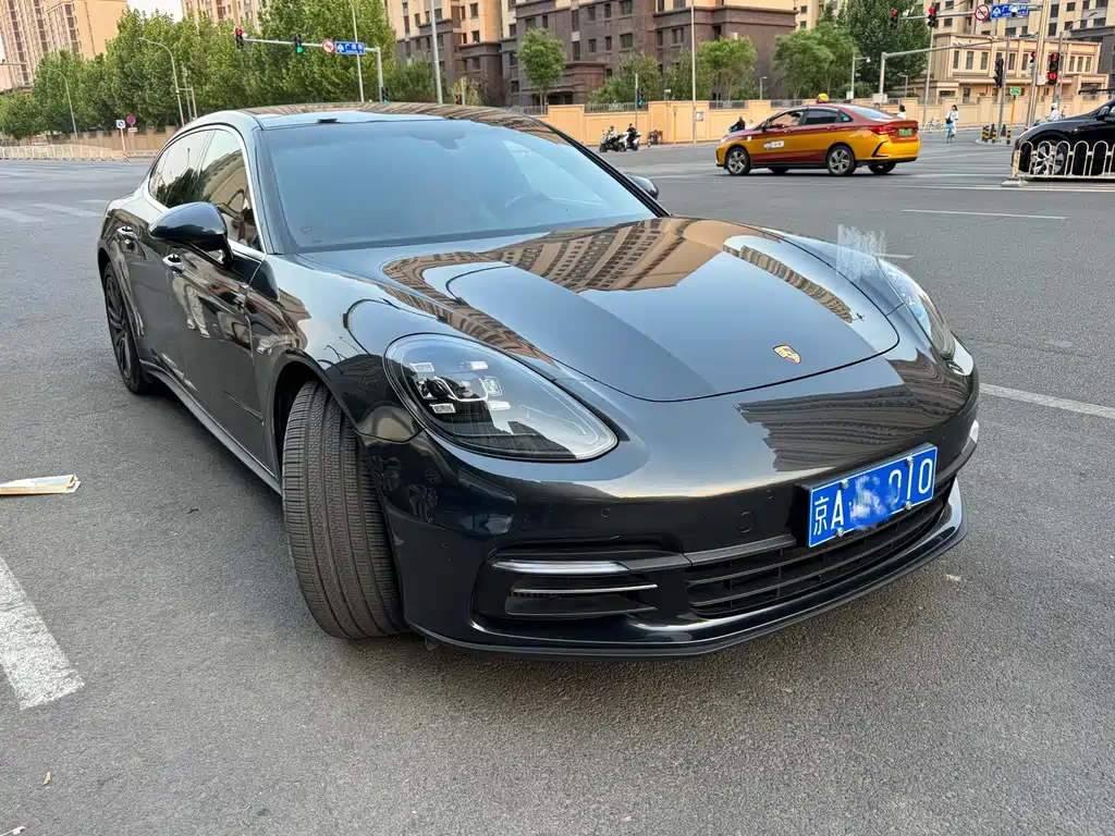 Porsche Panamera 2019