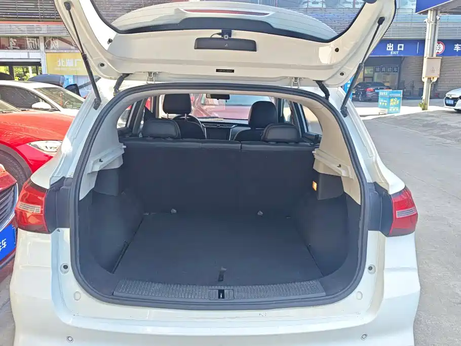 Roewe RX3 — миниатюра 4
