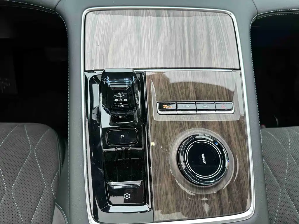 Geely Xingyue L — миниатюра 13