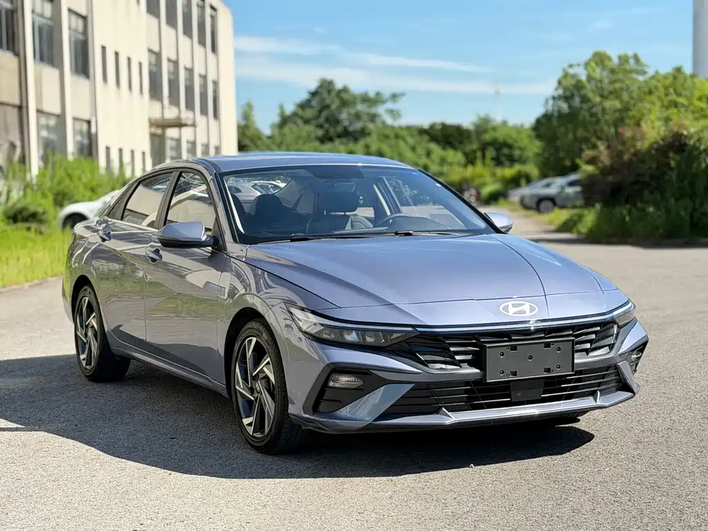 Hyundai Elantra — миниатюра 3