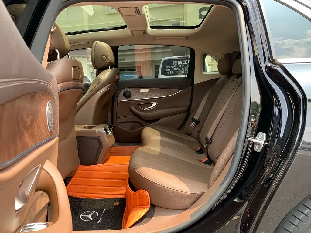Mercedes-Benz E-Class — миниатюра 13