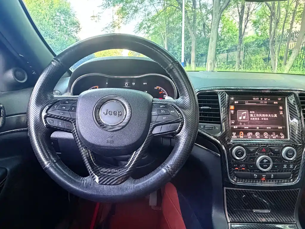 Jeep Grand Cherokee (Import) — миниатюра 15