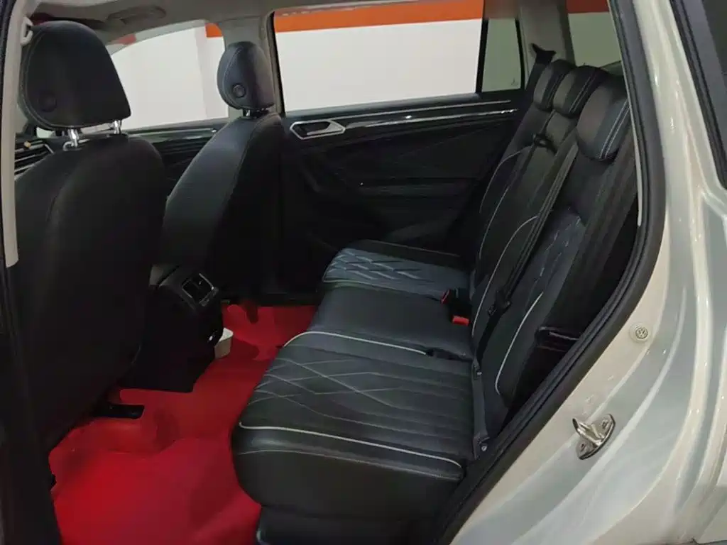 Volkswagen Tiguan L — миниатюра 17