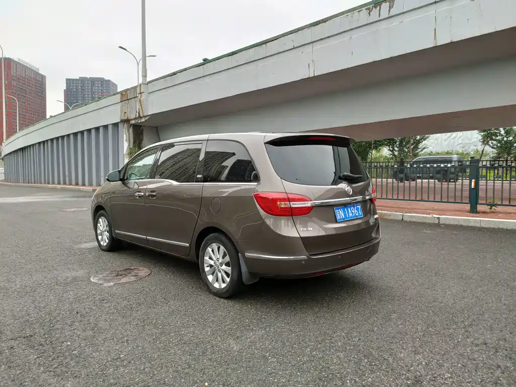 Buick GL8 — миниатюра 3