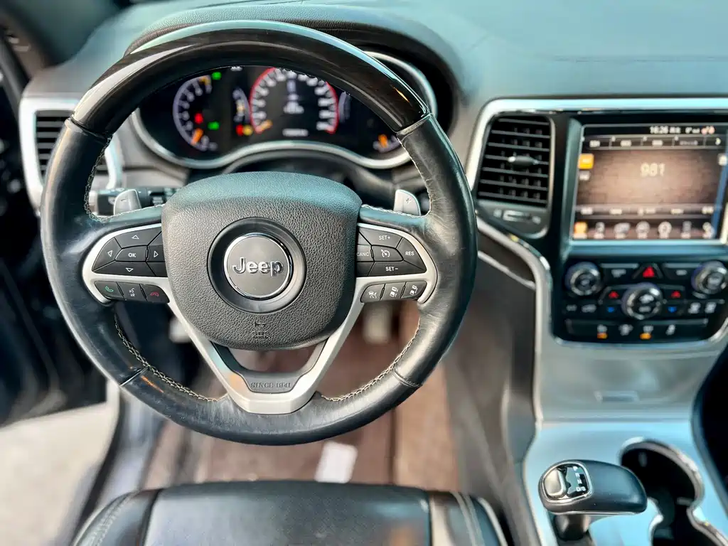 JEEP GRAND CHEROKEE