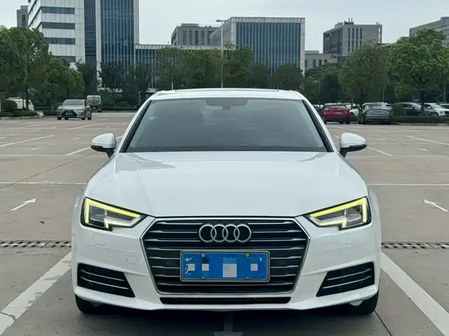 AUDI  A4L 2018