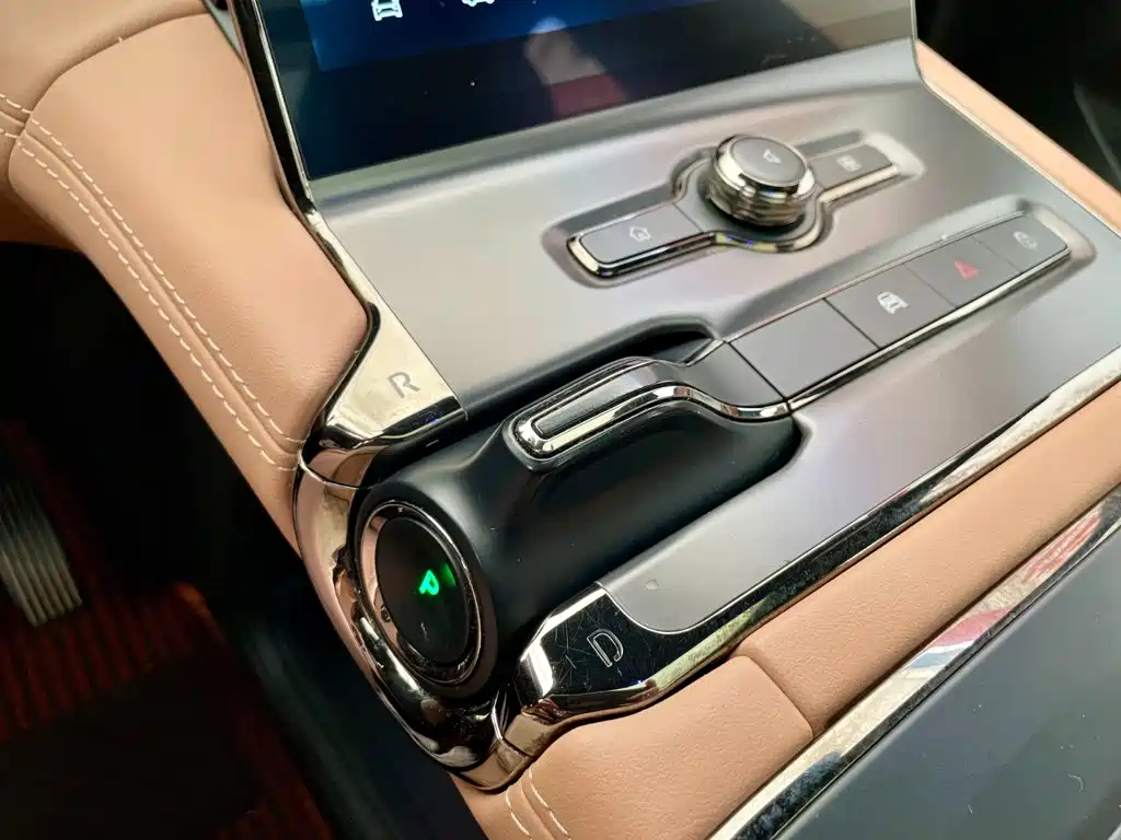 NIO ES6 — миниатюра 12