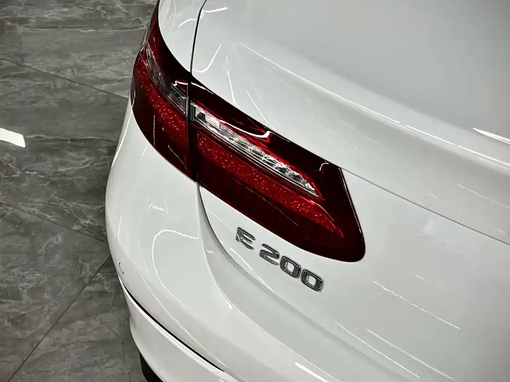 Mercedes-Benz E-Class (Import) — миниатюра 8