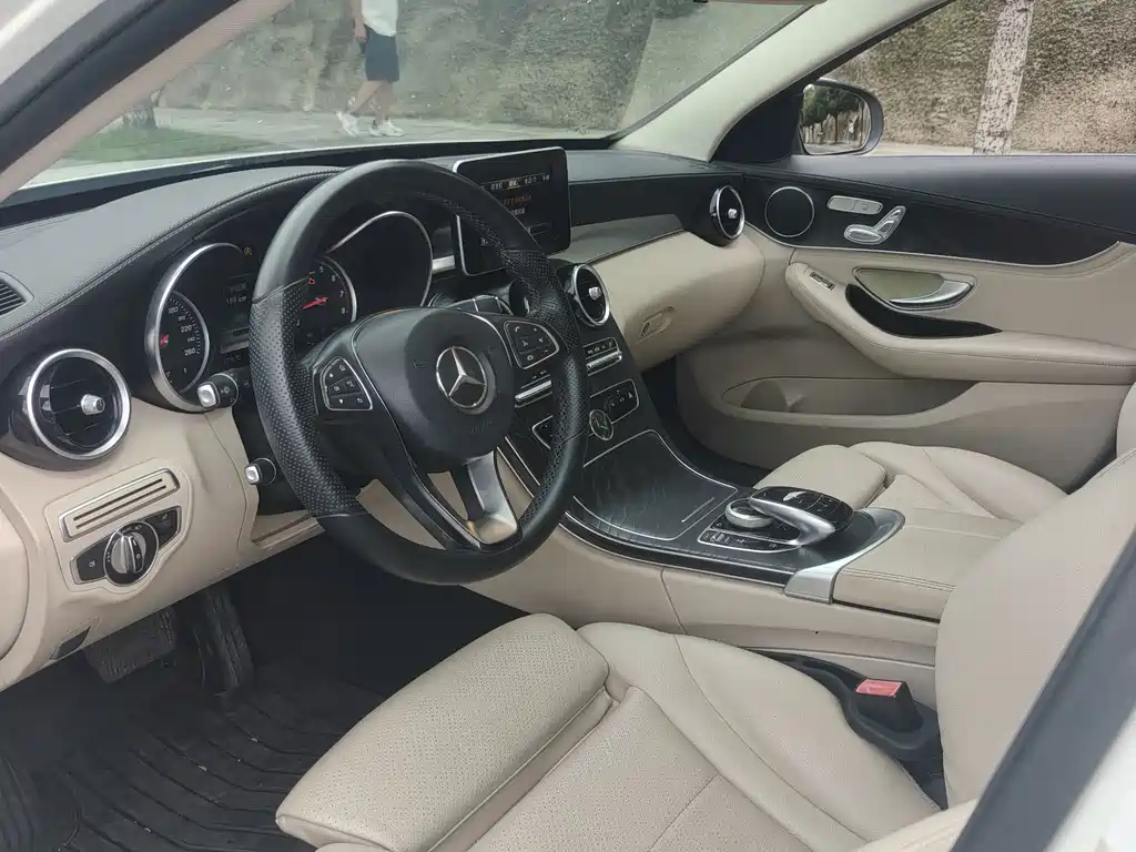 Mercedes-Benz C-Class — миниатюра 5