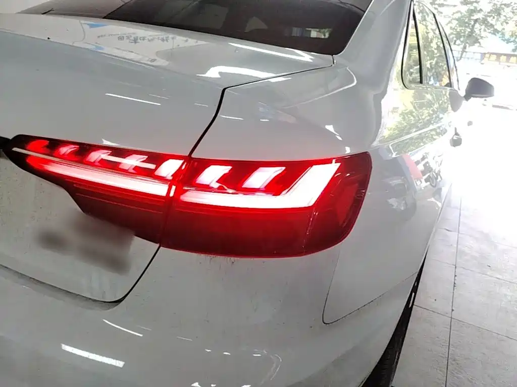 Audi A4L — миниатюра 8