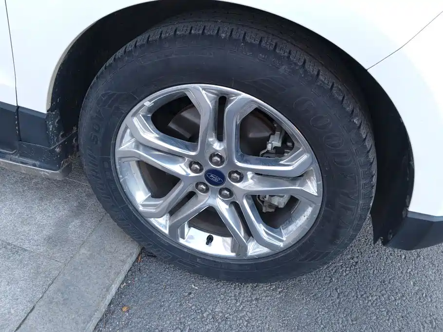 Ford Edge — миниатюра 6