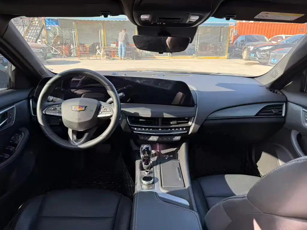 Cadillac CT5 — миниатюра 8