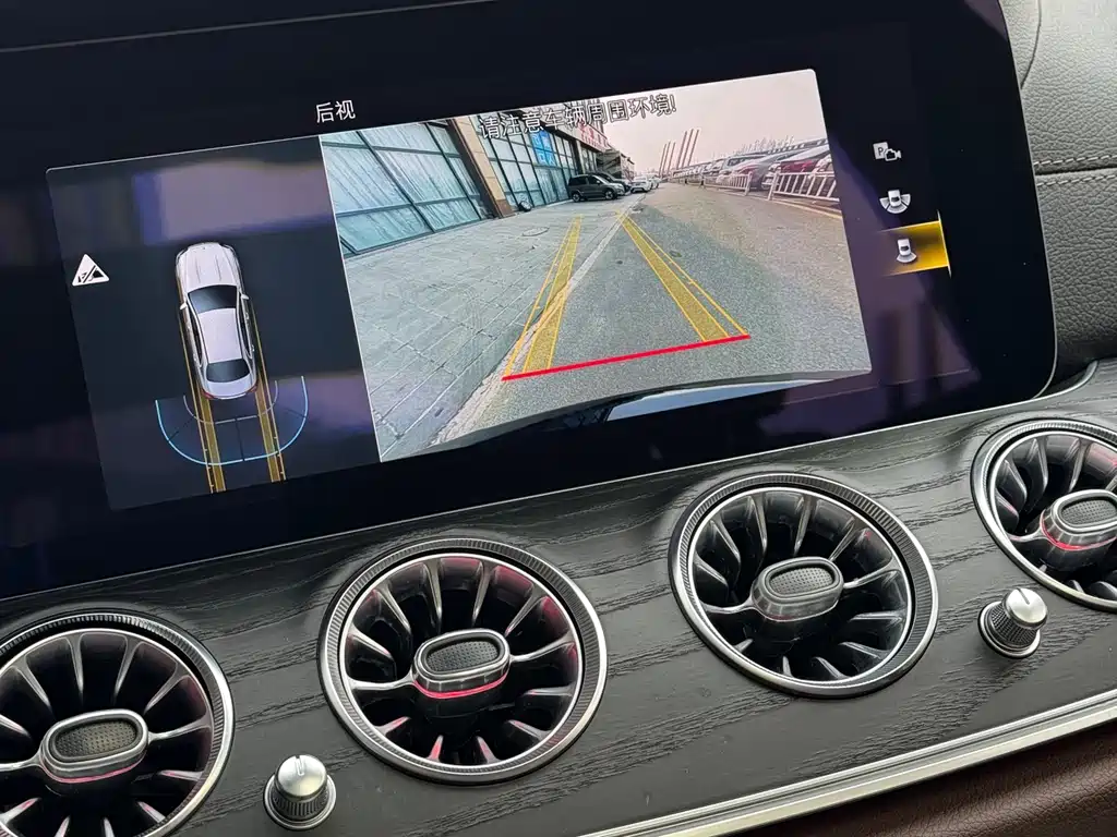 MERCEDES-BENZ E CLASS