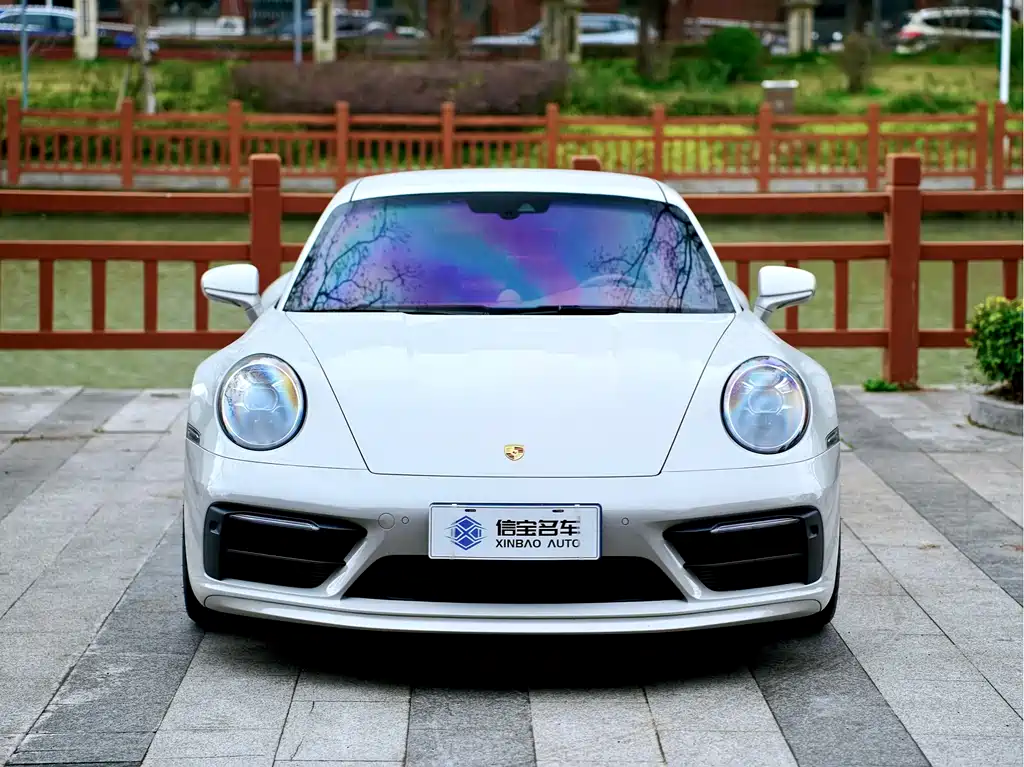 PORSCHE 911