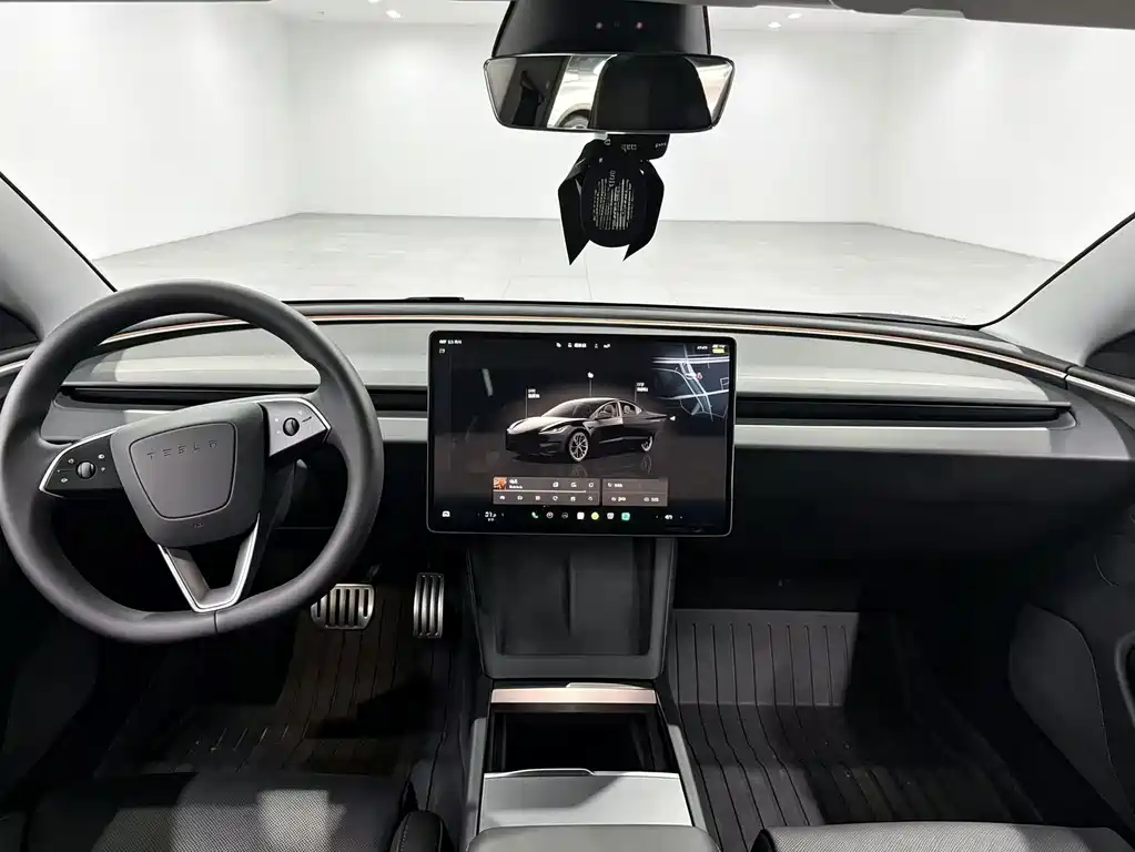 Tesla Model 3 — фотографии объявления, Фото 3