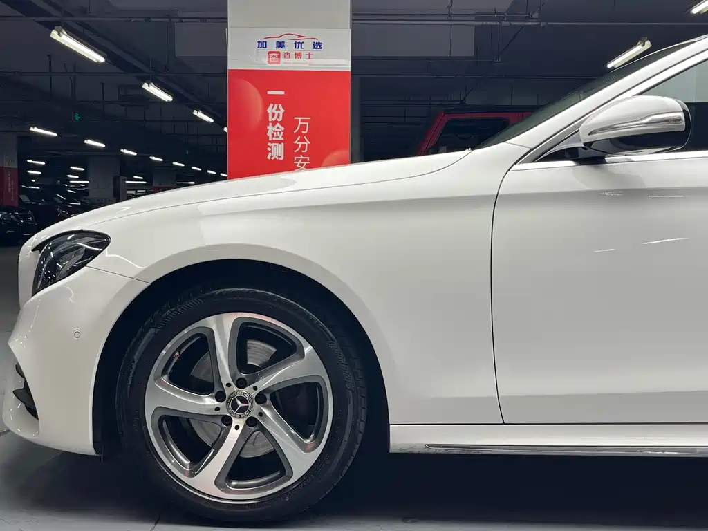 Mercedes-Benz E-Class — миниатюра 5