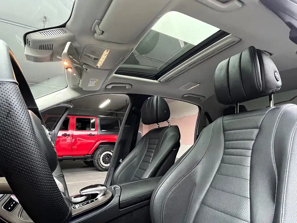 Mercedes-Benz E-Class — миниатюра 6