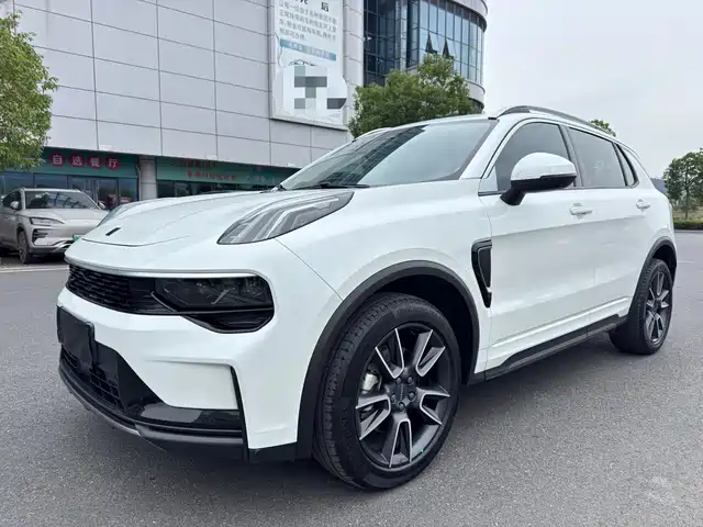 Lynk & Co 01