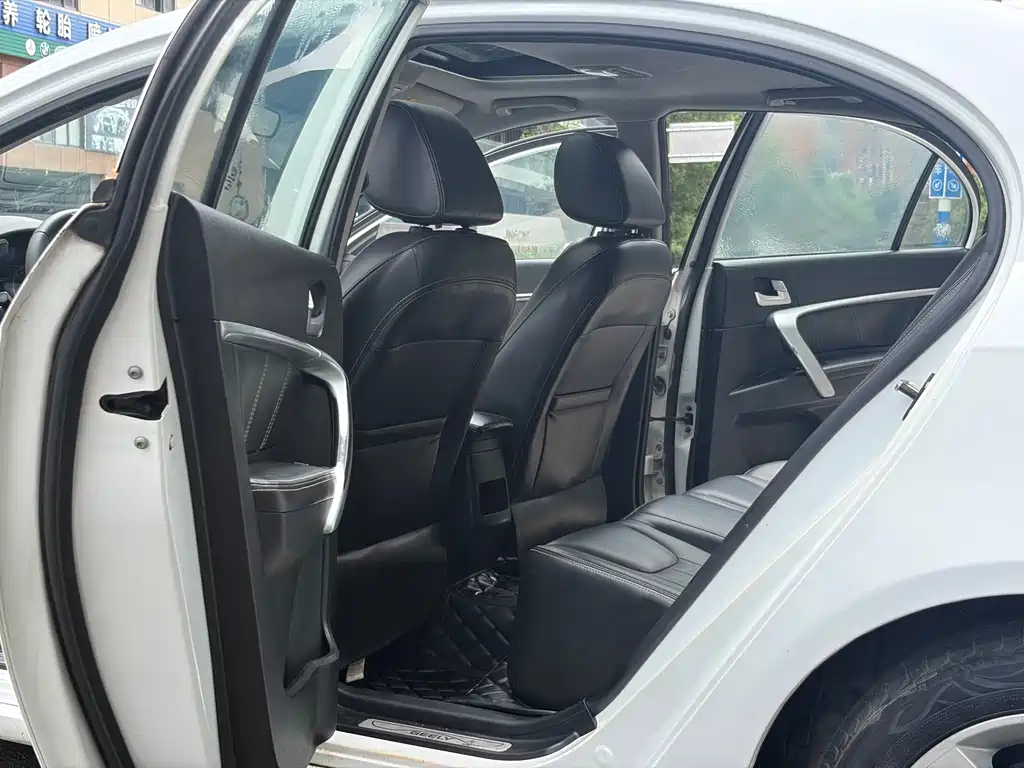 Geely Emgrand — миниатюра 13