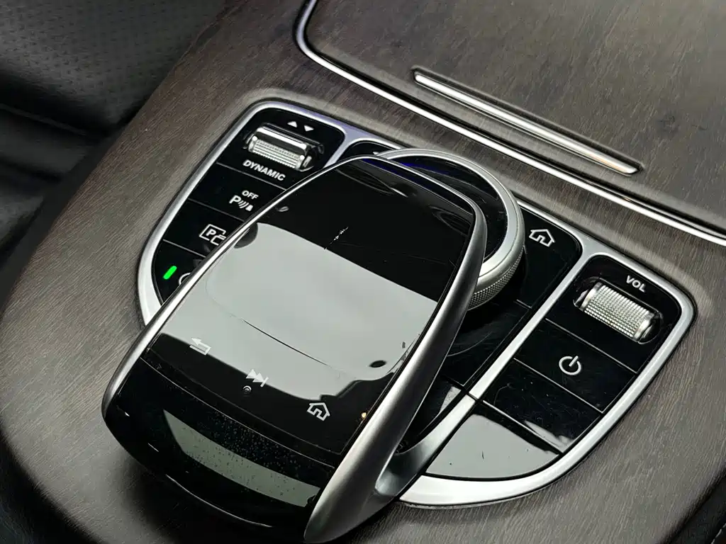 Mercedes-Benz E-Class — миниатюра 22