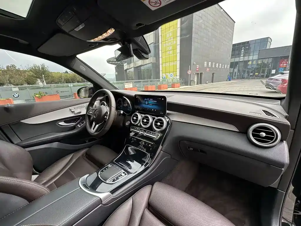 Mercedes-Benz GLC — миниатюра 31