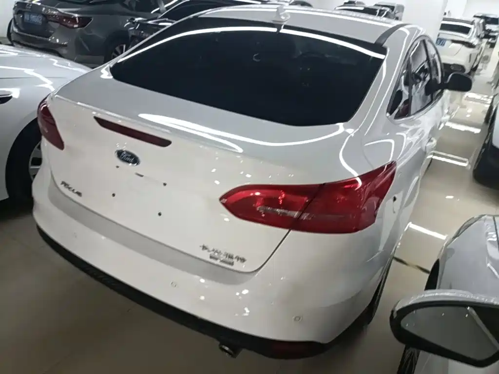 Ford Focus — миниатюра 7