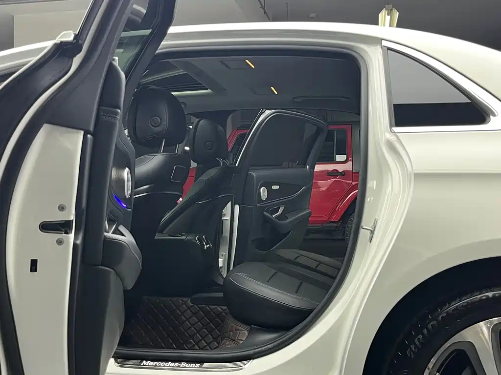 Mercedes-Benz E-Class — миниатюра 15