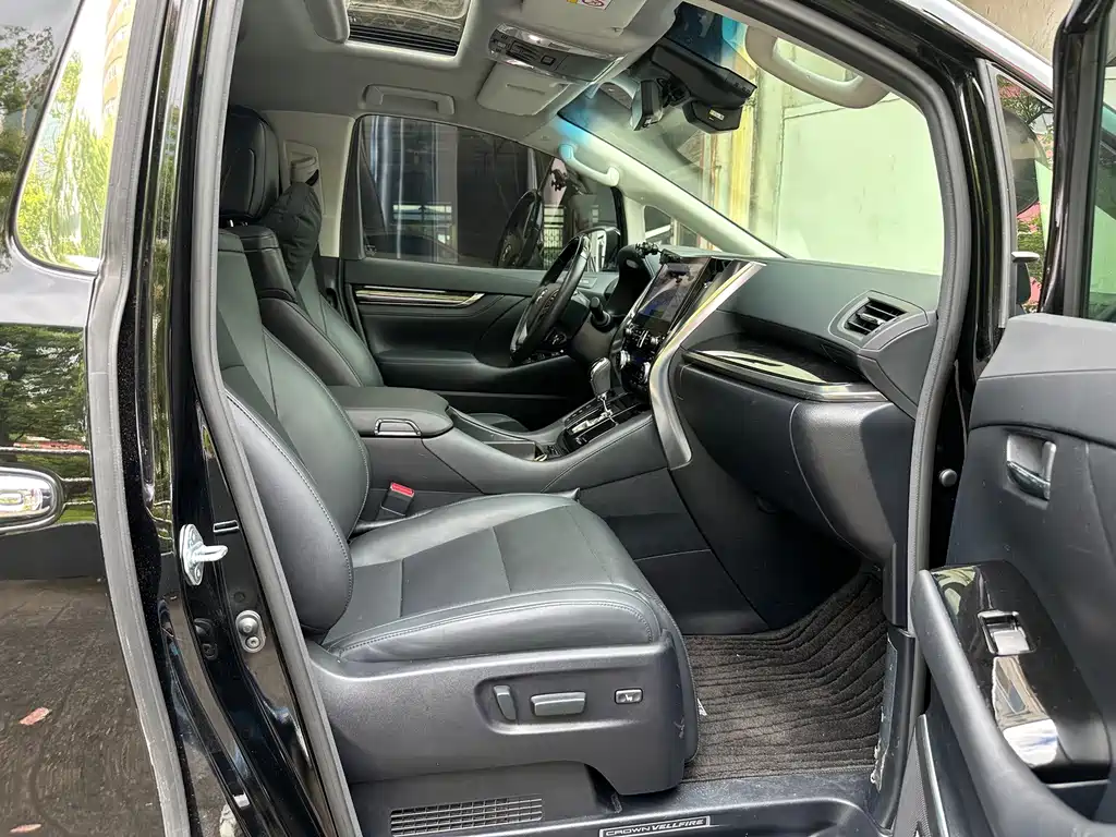Toyota Vellfire — миниатюра 12