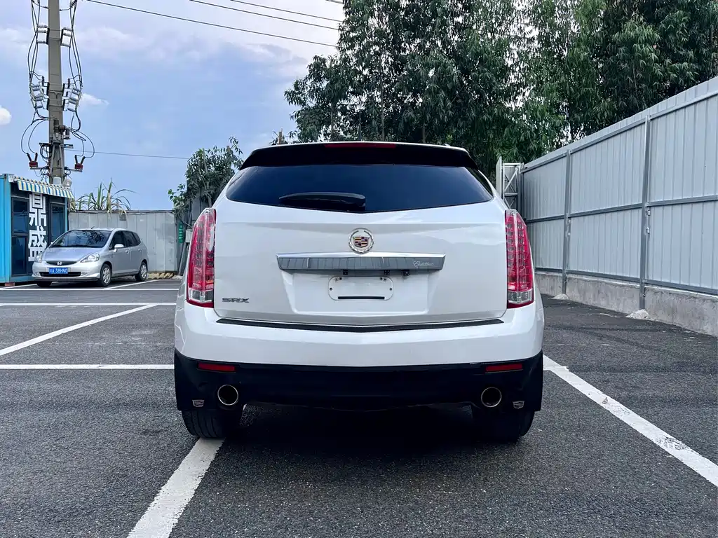 Cadillac SRX — миниатюра 5