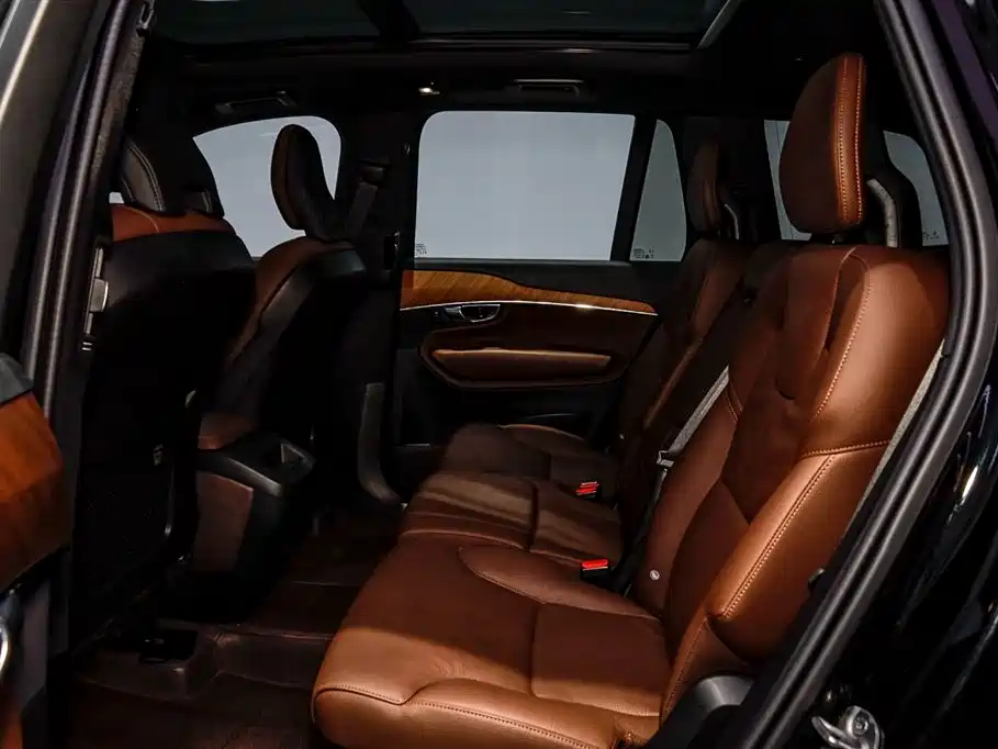 Volvo XC90 2024 B5 Luxury 5 мест