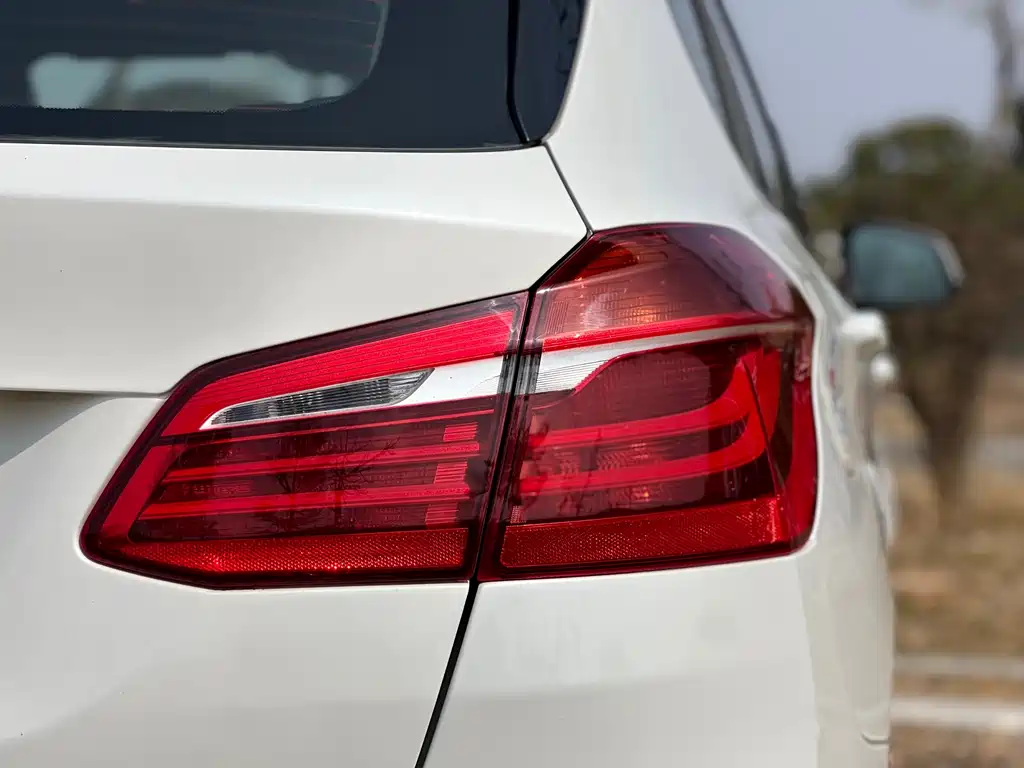 BMW 2 SERIES STATION WAGON