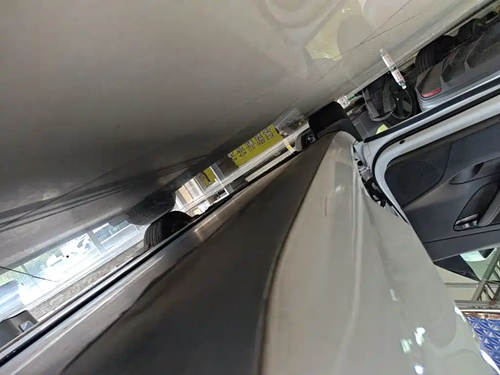 Tesla Model 3 — миниатюра 22