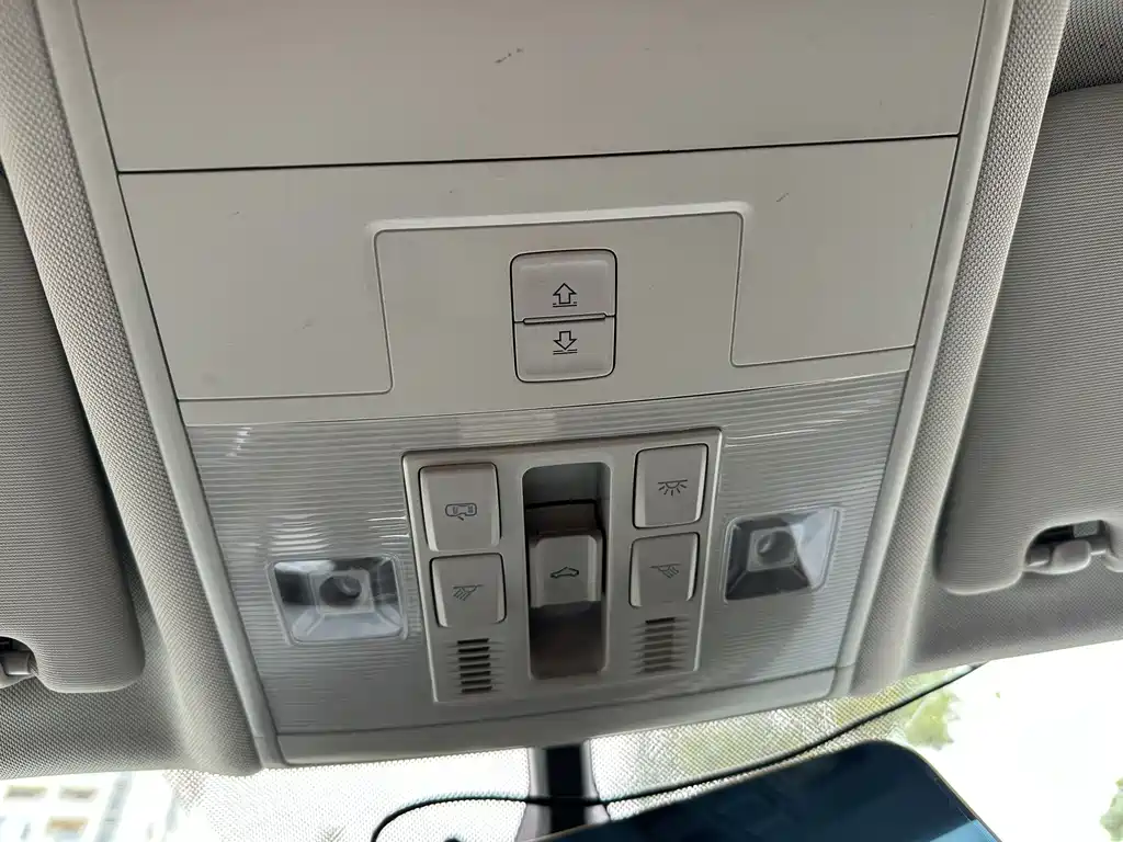 Volkswagen Tiguan L — миниатюра 17