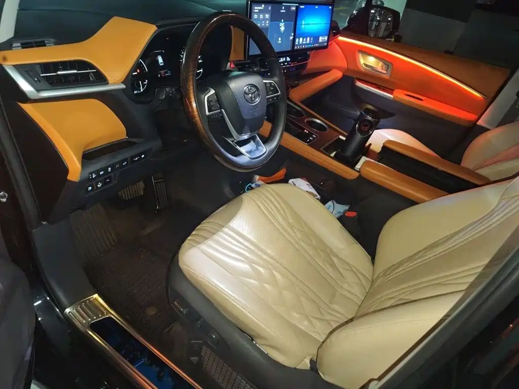 Toyota Granvia — миниатюра 14