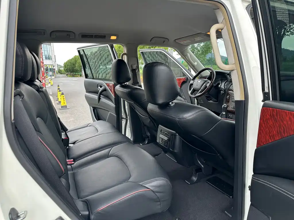 Nissan Patrol — миниатюра 12