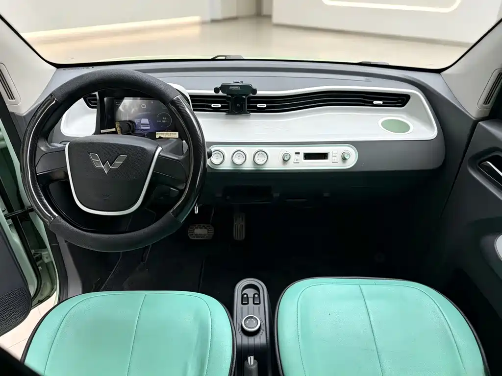 Wuling MINIEV — миниатюра 5