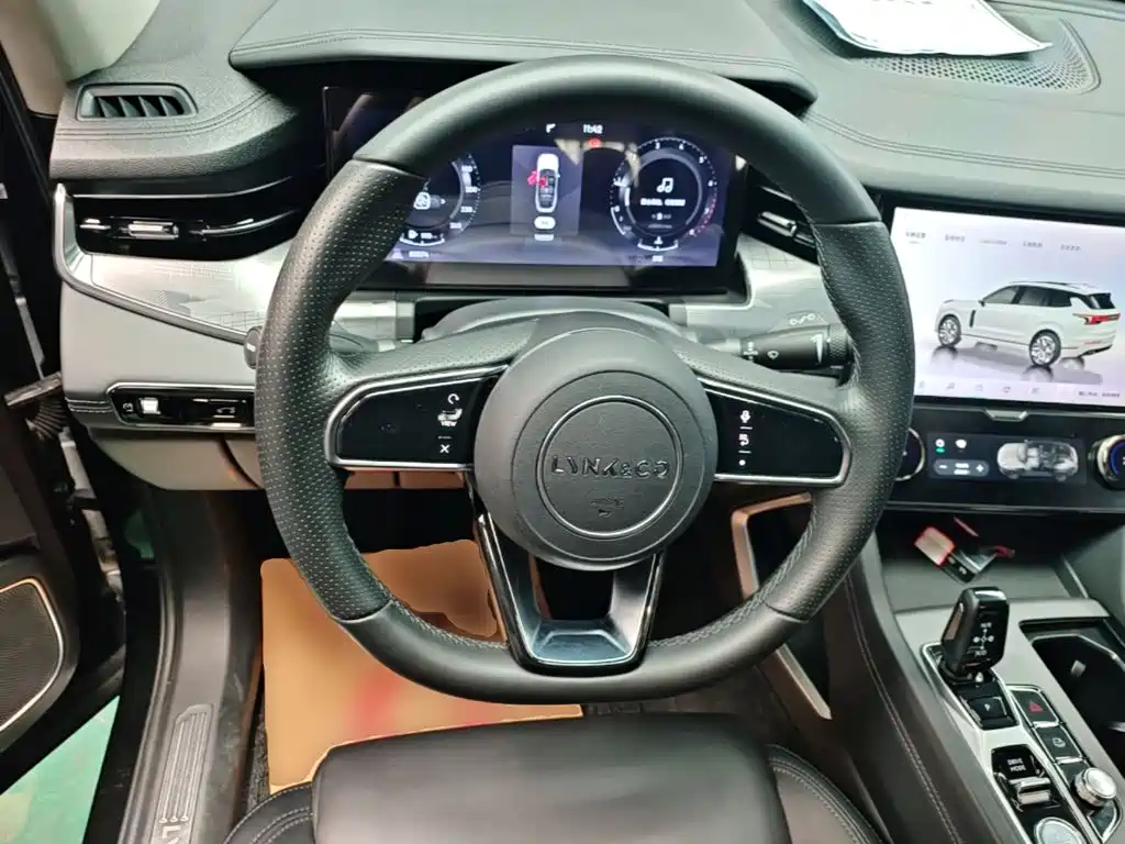 Lynk & Co 09 — миниатюра 11