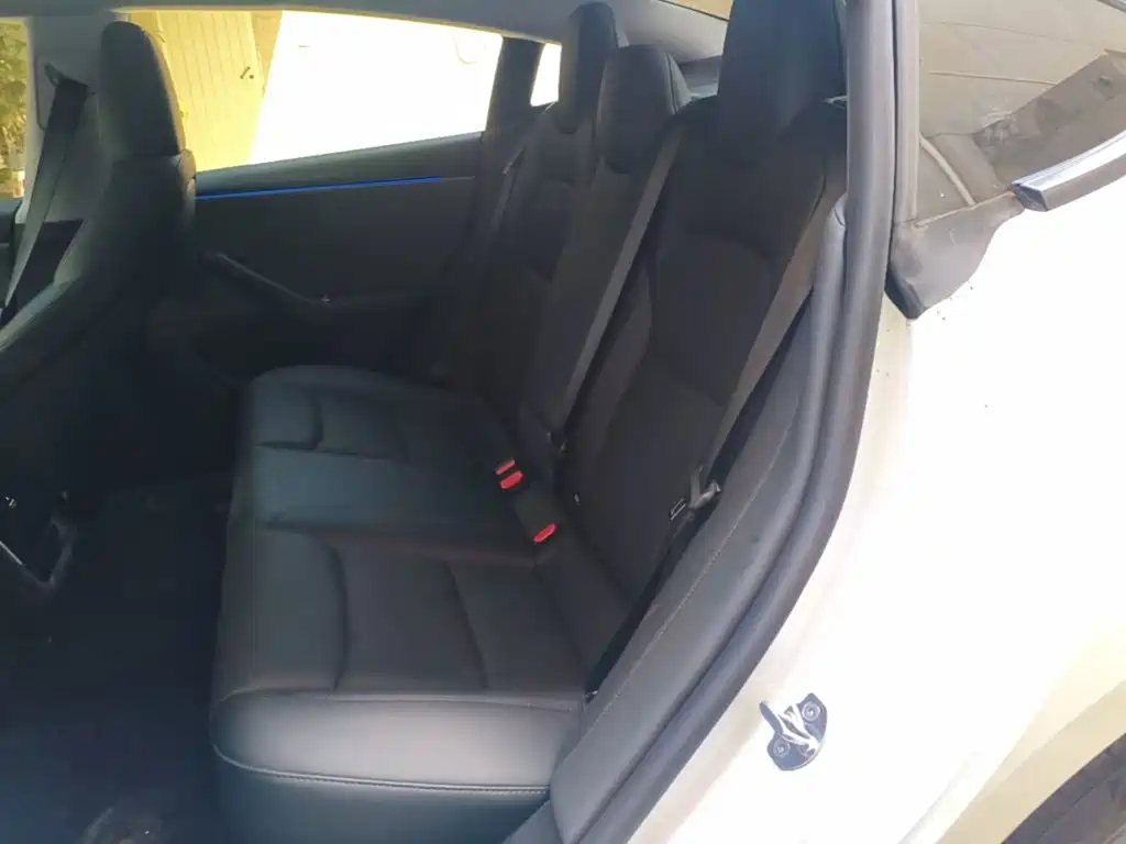 Tesla Model 3 — миниатюра 17