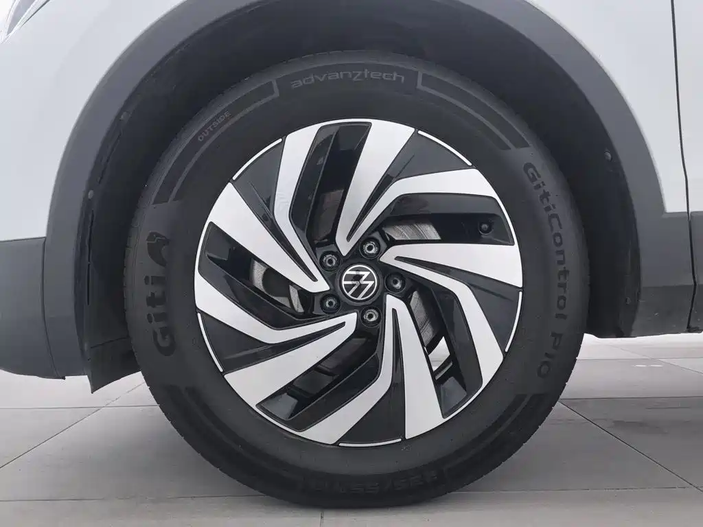 Volkswagen Tiguan L — миниатюра 17