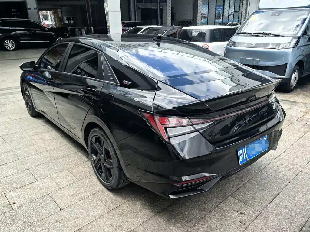 Hyundai Elantra — миниатюра 11