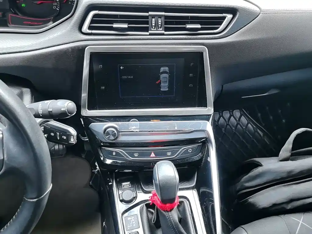 Peugeot 308 — миниатюра 13