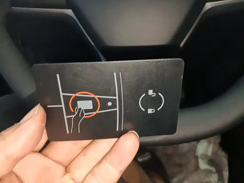 Tesla Model 3 — миниатюра 9
