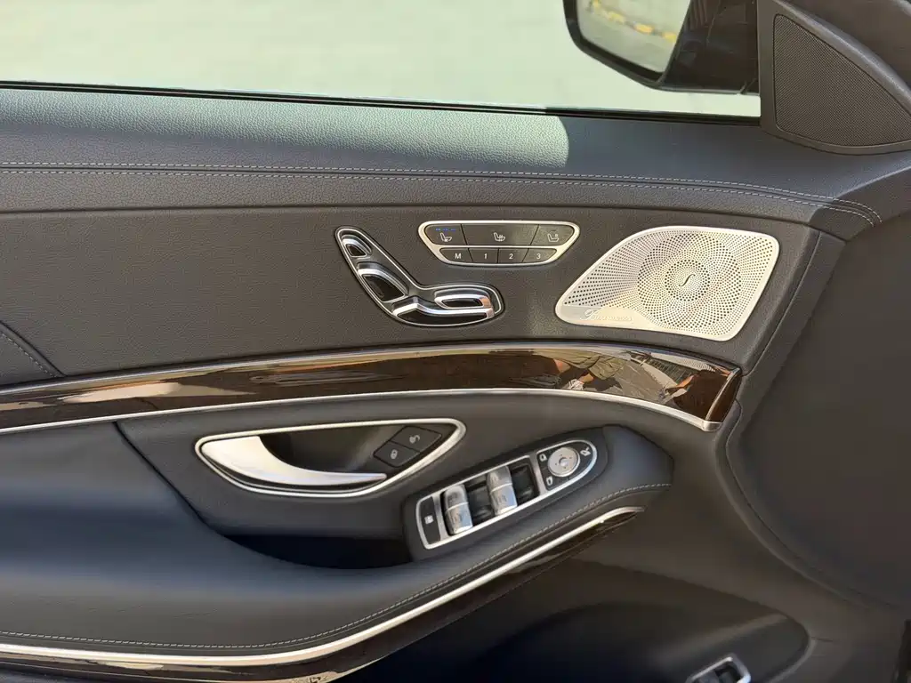 Mercedes-Benz S-Class — миниатюра 7