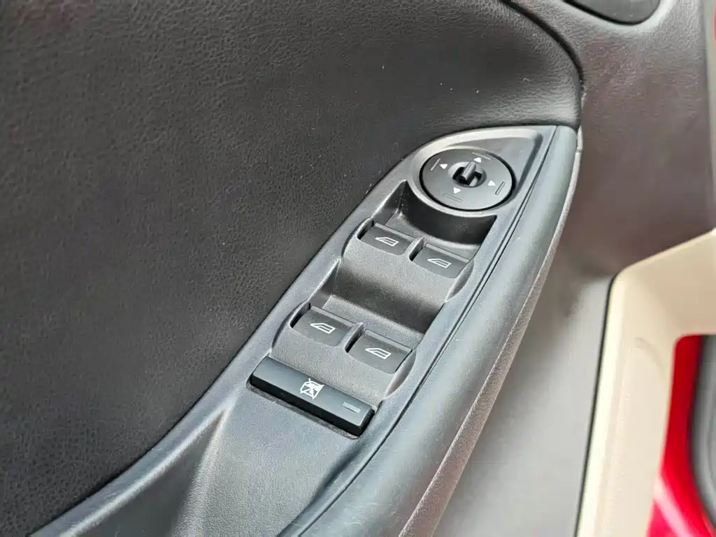 Ford Focus — миниатюра 10