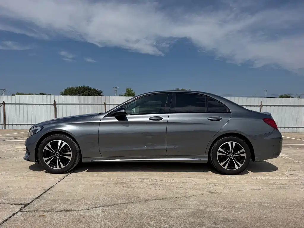 Mercedes-Benz C-Class — миниатюра 3