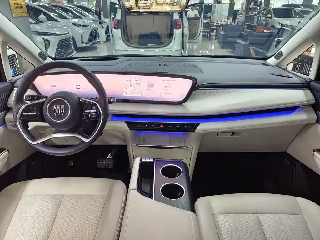 Buick GL8 Hybrid — миниатюра 4