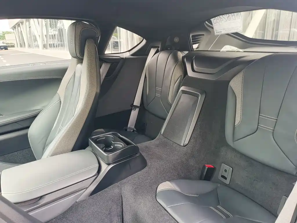 BMW i8 — миниатюра 15